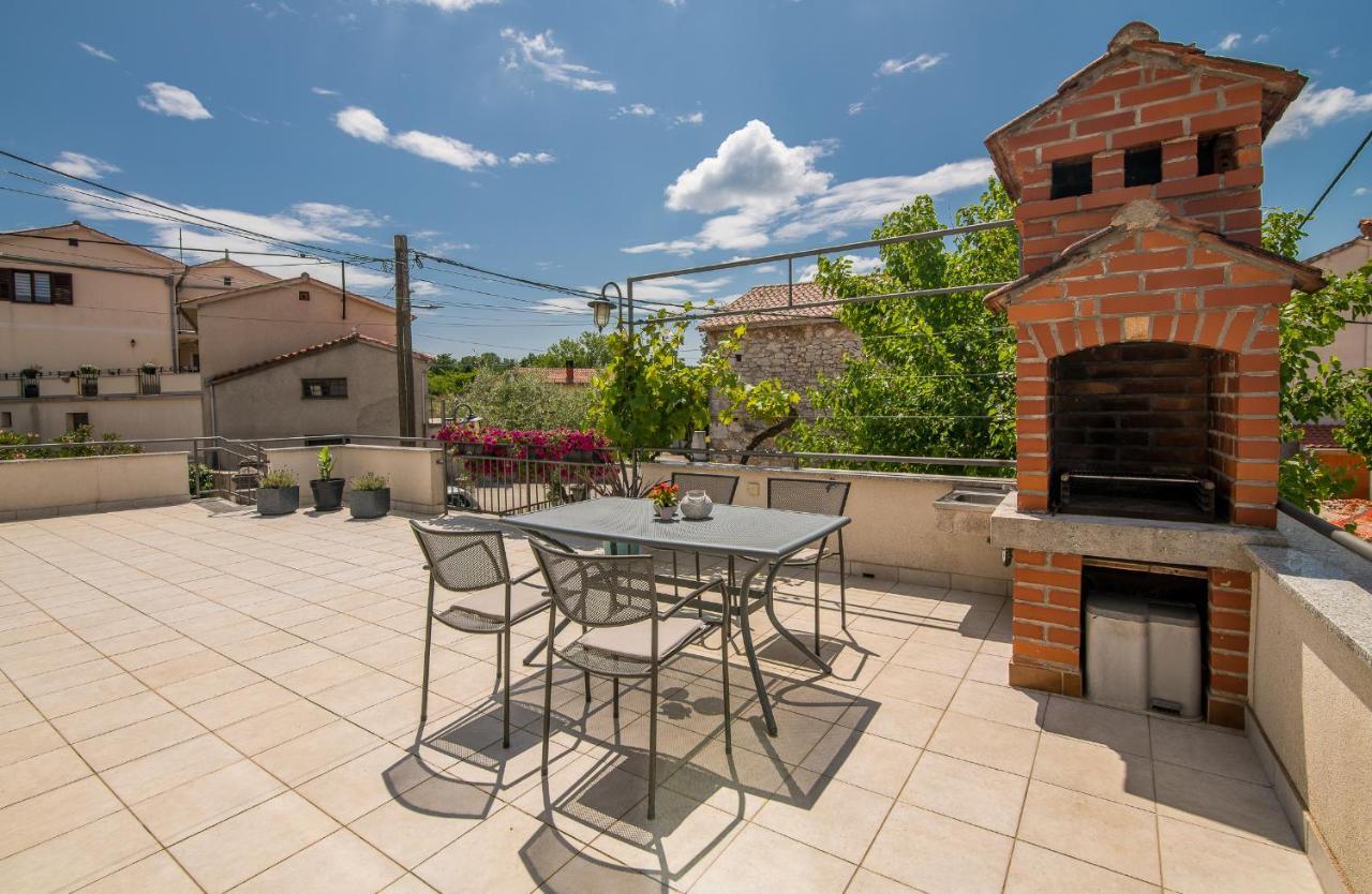 Apartment Marina Malinska Εξωτερικό φωτογραφία